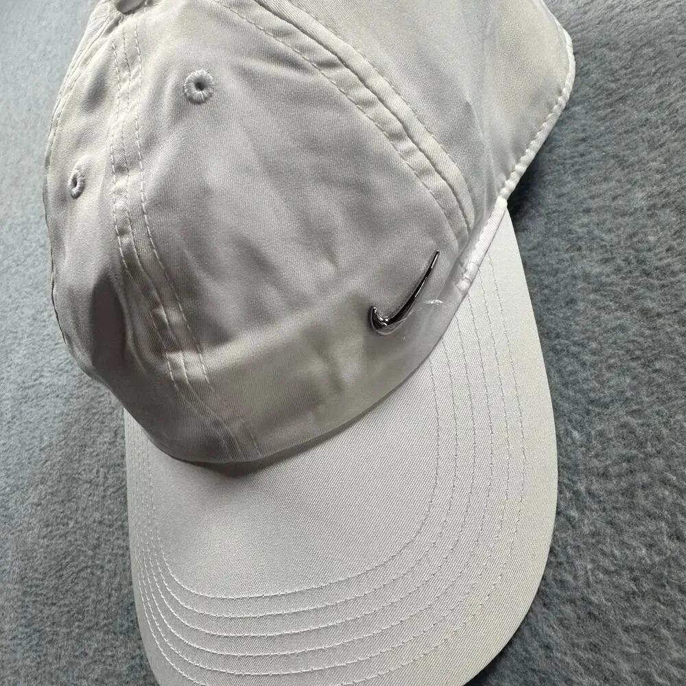 Nike Junior Club Cap Dri-FIT Off White Metal Swoosh